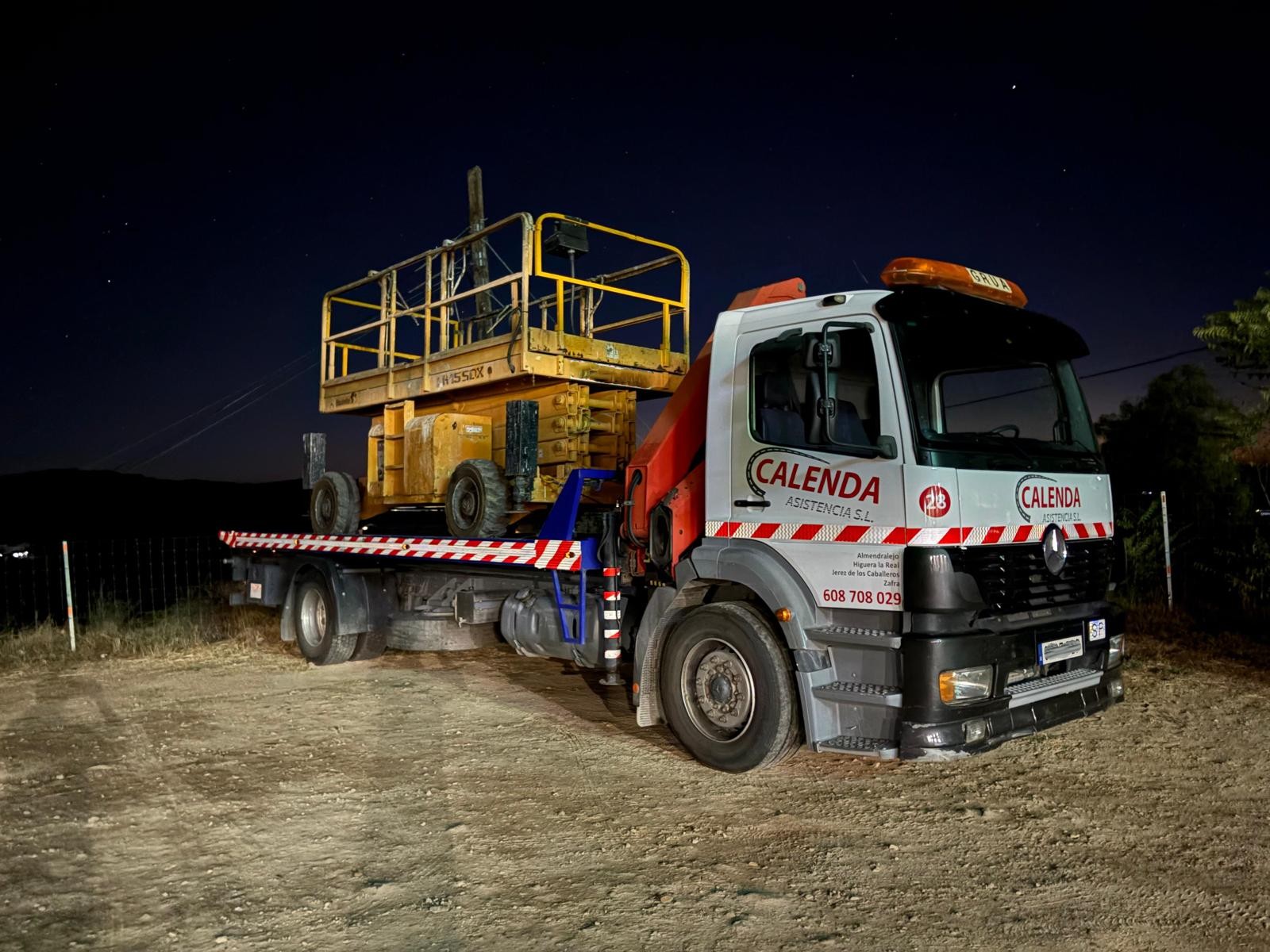 Camión especial de Calenda durante un servicio nocturno